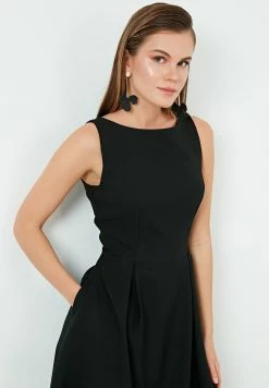 LELA SLIM FIT - Freizeitkleid - Black -LELA Verkaufsshop 05a9b182ae4a4eb4ba70a05dd21cde3f