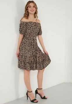 LELA REGULAR FIT - Freizeitkleid - Leopard 9 LELA REGULAR FIT - Freizeitkleid - Leopard -LELA Verkaufsshop 05d364c165ae43f39ffb409568eaac1b