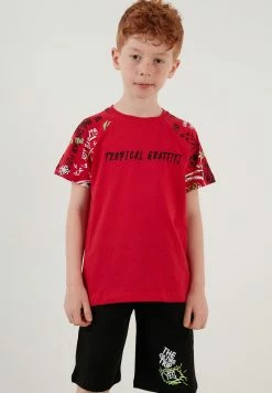 LELA REGULAR FIT T-SHIRT AND SHORTS - Trainingsanzug - Red/black/white -LELA Verkaufsshop 0868b24006ec4cad91df49677db7d0d0