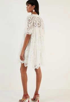 LELA REGULAR FIT - Freizeitkleid - Ecru -LELA Verkaufsshop 200dcb6072b24eaba620d6e9d944cdc2