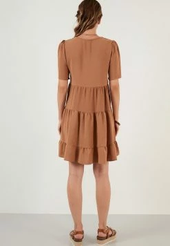 LELA LOOSE FIT - Freizeitkleid - Light Brown -LELA Verkaufsshop 20646a48064f49ca865bf4378990afee