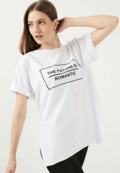 LELA OVERSIZED - T-Shirt Print - White -LELA Verkaufsshop 29803352a86a4a11b386264a72bc7f03