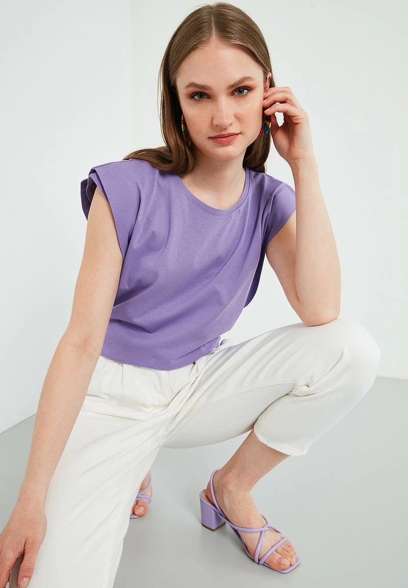 LELA T-Shirt Basic - Lilac 4 LELA T-Shirt Basic - Lilac – Bild 4