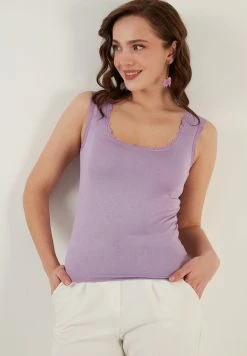 LELA SQUARE NECK LACE DETAILED ATHLETE - Top - Lilac 9 LELA SQUARE NECK LACE DETAILED ATHLETE - Top - Lilac -LELA Verkaufsshop 2f927f34634741518e530550fddfffb6