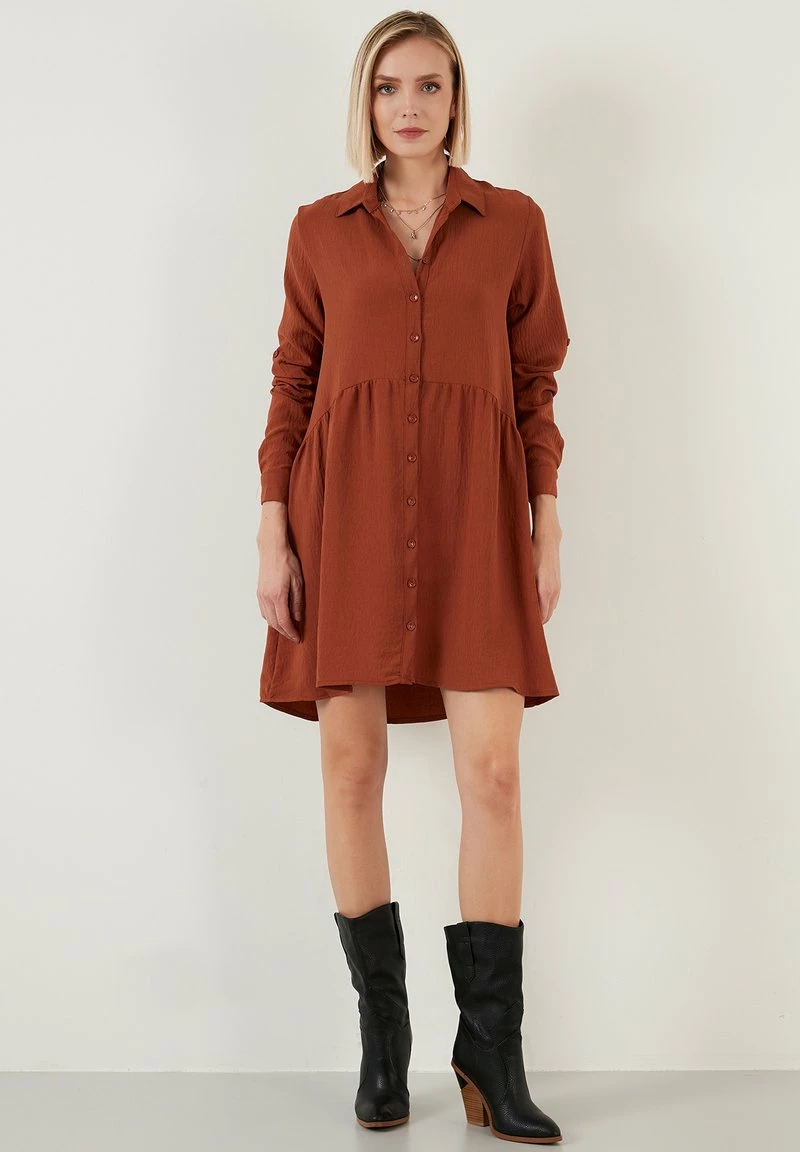 LELA REGULAR FIT - Blusenkleid - Brick Red 1 LELA REGULAR FIT - Blusenkleid - Brick Red