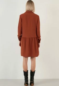 LELA REGULAR FIT - Blusenkleid - Brick Red 8 LELA REGULAR FIT - Blusenkleid - Brick Red -LELA Verkaufsshop 3b5d0378fc0c4310a6c5b6f850d7953e