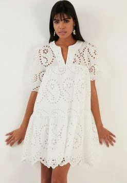 LELA REGULAR FIT - Freizeitkleid - Ecru