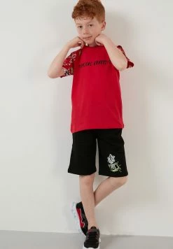 LELA REGULAR FIT T-SHIRT AND SHORTS - Trainingsanzug - Red/black/white -LELA Verkaufsshop 5da10356394a4a3ea7220ab3f3055fe0