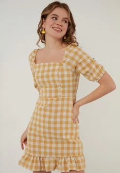 LELA REGULAR FIT - Freizeitkleid - Mustard Color