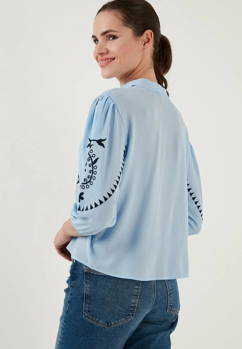 LELA REGULAR FIT - Hemdbluse - Baby Blue D Blue 2 LELA REGULAR FIT - Hemdbluse - Baby Blue D Blue – Bild 2