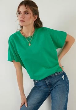 LELA CREW NECK - T-Shirt Basic - Benetton Color -LELA Verkaufsshop 84f554a5fc1541ca8e351f6647e7f08c