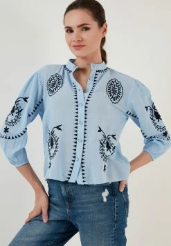 LELA REGULAR FIT - Hemdbluse - Baby Blue D Blue