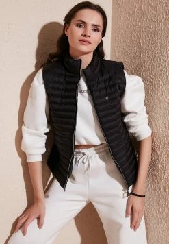 LELA SLIM FIT - Weste - Black -LELA Verkaufsshop 926cccd0b2f44faba1f8ad26766a702e