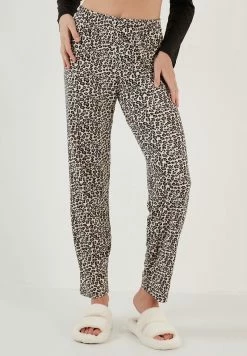 LELA REGULAR FIT - Nachtwäsche Set - Leopard Black -LELA Verkaufsshop 933d7e9140284b0e996a71ffcc21925d