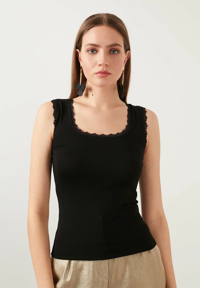 LELA SQUARE NECK LACE DETAILED ATHLETE - Top - Black 5 LELA SQUARE NECK LACE DETAILED ATHLETE - Top - Black – Bild 5