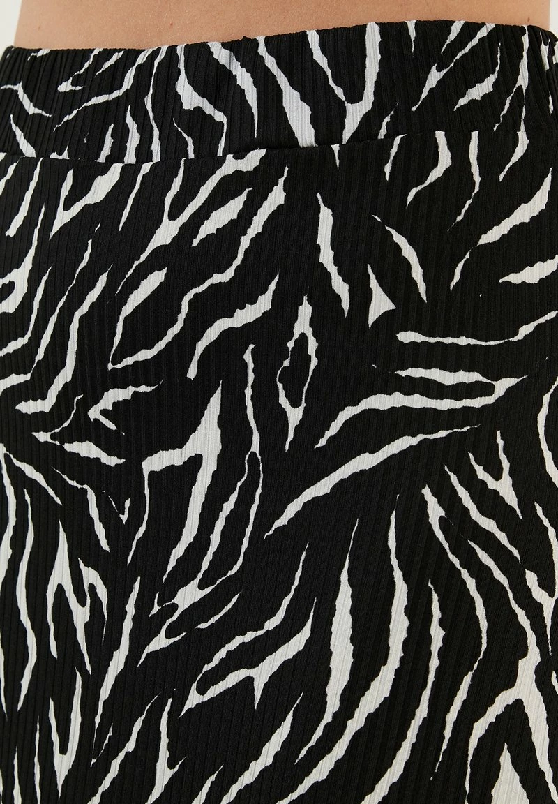LELA MIDI - A-Linien-Rock - Black White Striped 6 LELA MIDI - A-Linien-Rock - Black White Striped – Bild 6