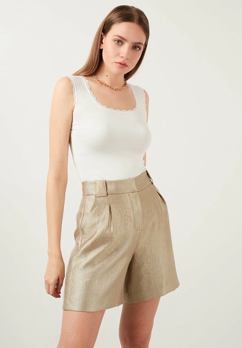 LELA SQUARE NECK LACE DETAILED ATHLETE - Top - Ecru 5 LELA SQUARE NECK LACE DETAILED ATHLETE - Top - Ecru – Bild 5