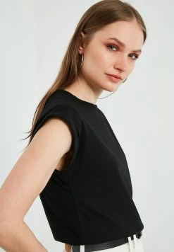 LELA BASIC - T-Shirt Basic - Black -LELA Verkaufsshop 9a8b5c1b37014d10824b48aa0e278d11