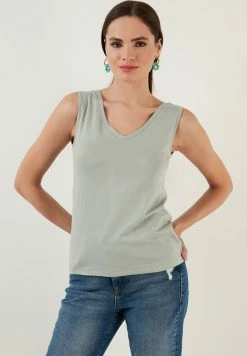 LELA REGULAR FIT - Top - Almond Green -LELA Verkaufsshop a1513d553fc44118a2a907df31e79596 1