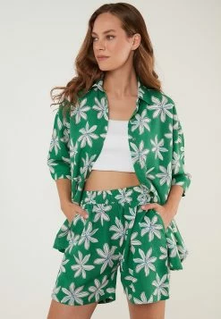 LELA TWO PIECE SET - REGULAR FIT - Shorts - Green