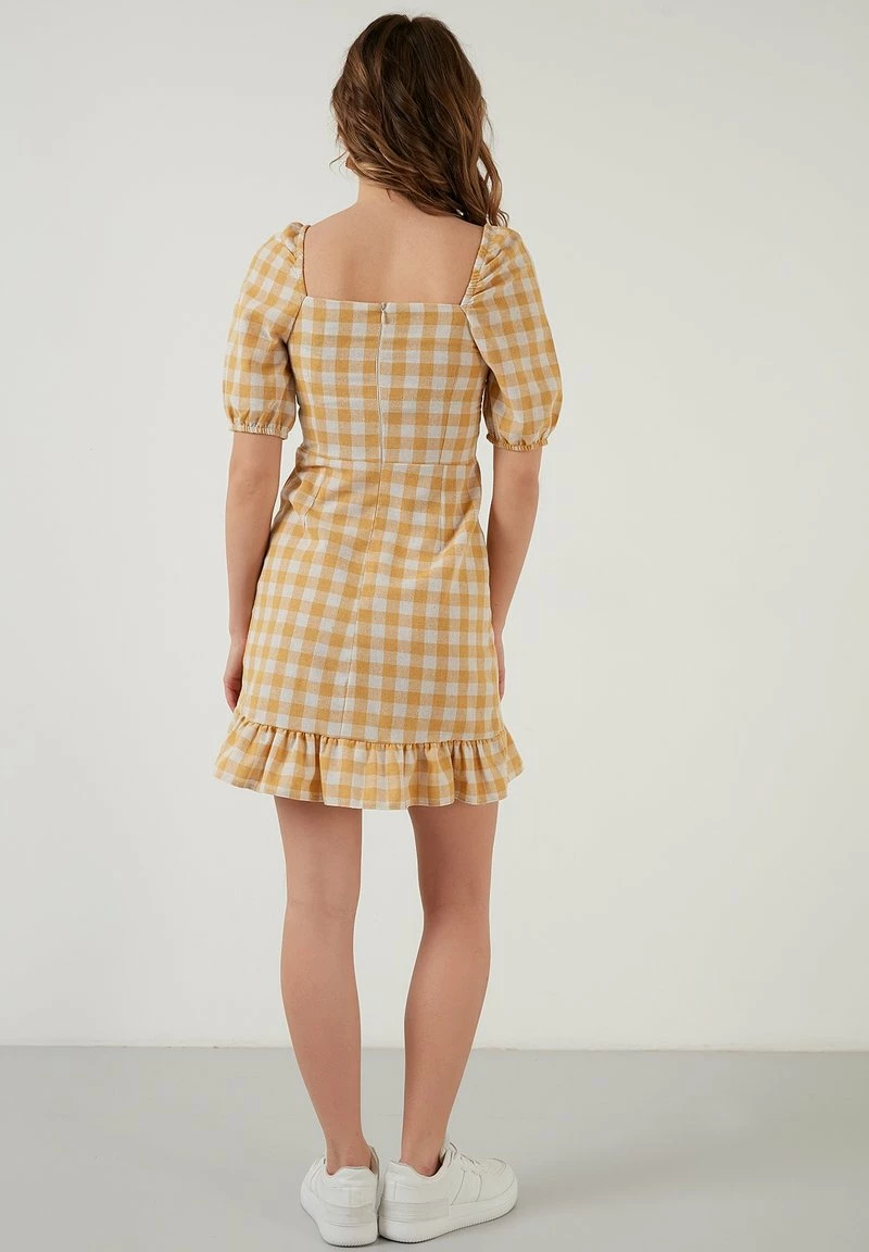 LELA REGULAR FIT - Freizeitkleid - Mustard Color 2 LELA REGULAR FIT - Freizeitkleid - Mustard Color – Bild 2