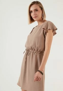 LELA REGULAR FIT - Freizeitkleid - Light Brown -LELA Verkaufsshop d1ce8d5e7b214dde848ffa99dbd41e19