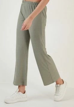 LELA REGULAR FIT - Stoffhose - Almond Green 10 LELA REGULAR FIT - Stoffhose - Almond Green -LELA Verkaufsshop d6d80db8ab1245a8a9bf3302c569e188