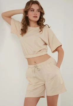 LELA TWO PIECE SET - REGULAR FIT - Shorts - Stone Colored