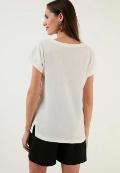 LELA REGULAR FIT - T-Shirt Basic - Ecru -LELA Verkaufsshop ebed46f6e0814f89ab0b436d48ae96b8