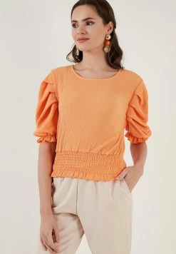 LELA REGULAR FIT - Bluse - Light Orange -LELA Verkaufsshop f7fa6e7cd2034e758eecdad42403f3c9
