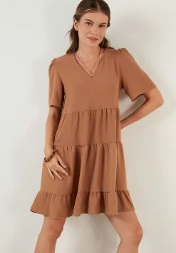 LELA LOOSE FIT - Freizeitkleid - Light Brown -LELA Verkaufsshop fa81d9cbe80e4a65ae3992aae37c4676